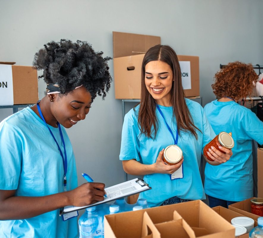 The-Cannabis-Industry-Celebrates-the-Holiday-Season-by-Helping-Others-cannabis-news-mg-magazine-mgretailer-aspect-ratio-365-330